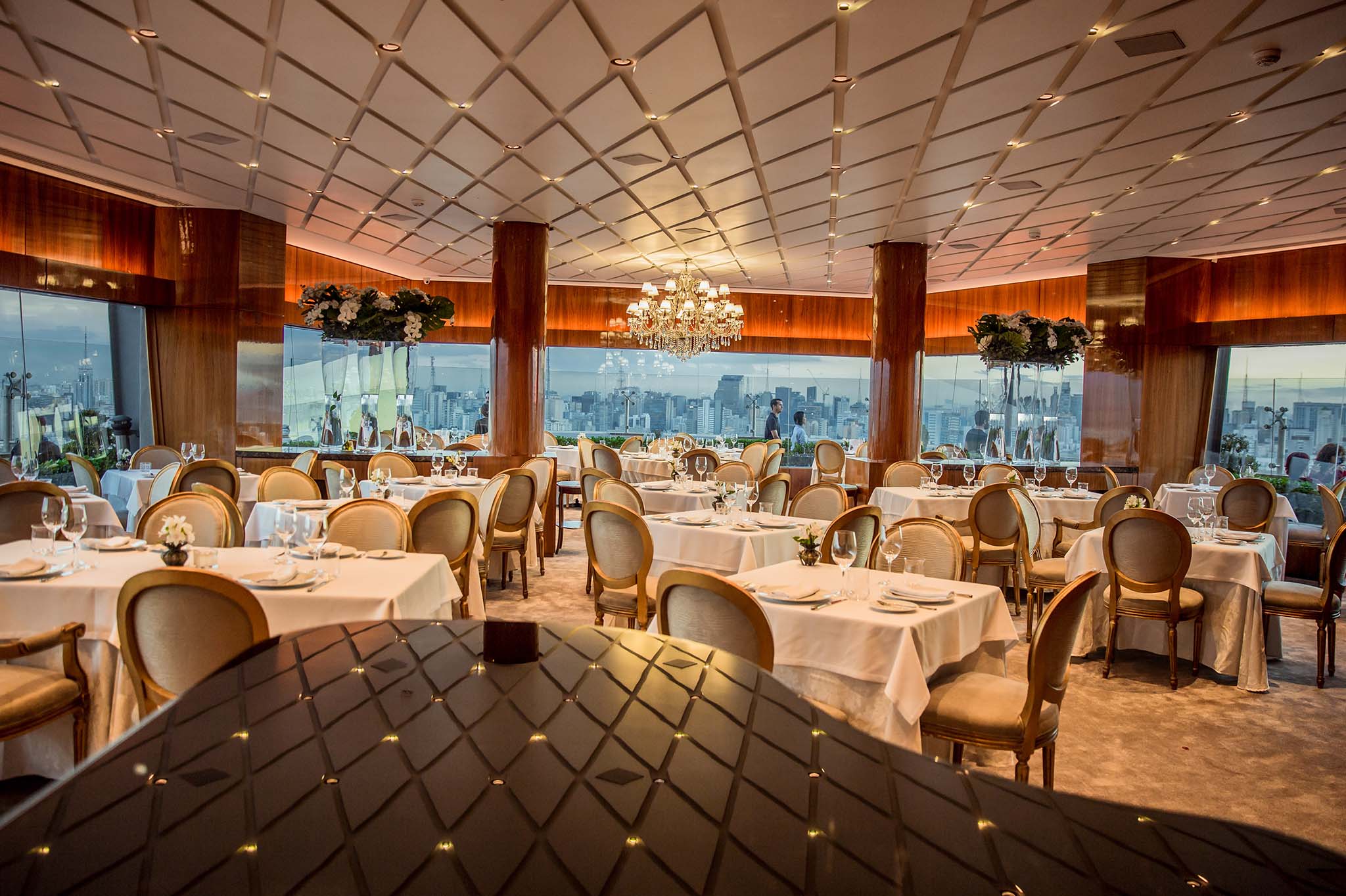 Um rooftop para ver São Paulo nos seus 467 anos, a 165 m três de altura ...