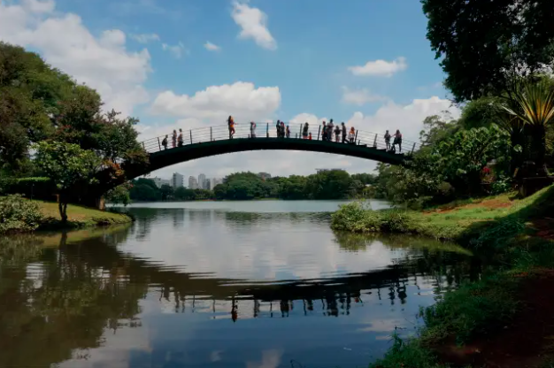 Conjunto Nacional recebe mostra fotográfica sobre postais de SP, Parque do Ibirapuera