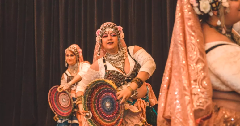 Avenida Paulista Recebe Mercado Místico, Club Homs