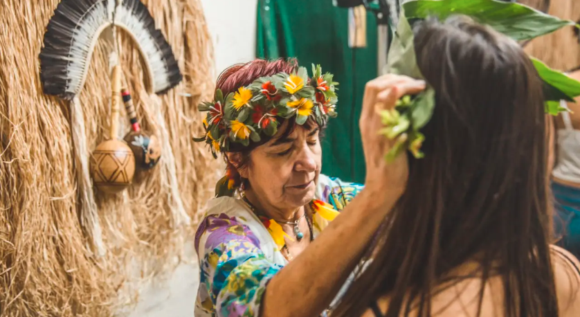 Avenida Paulista Recebe Mercado Místico, Club Homs